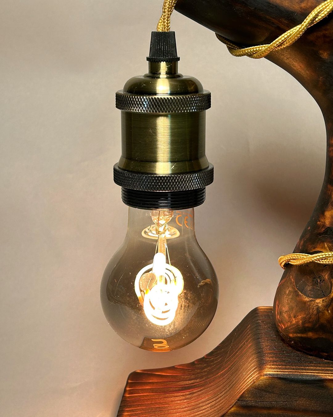 Artistic lightbulb with filament design