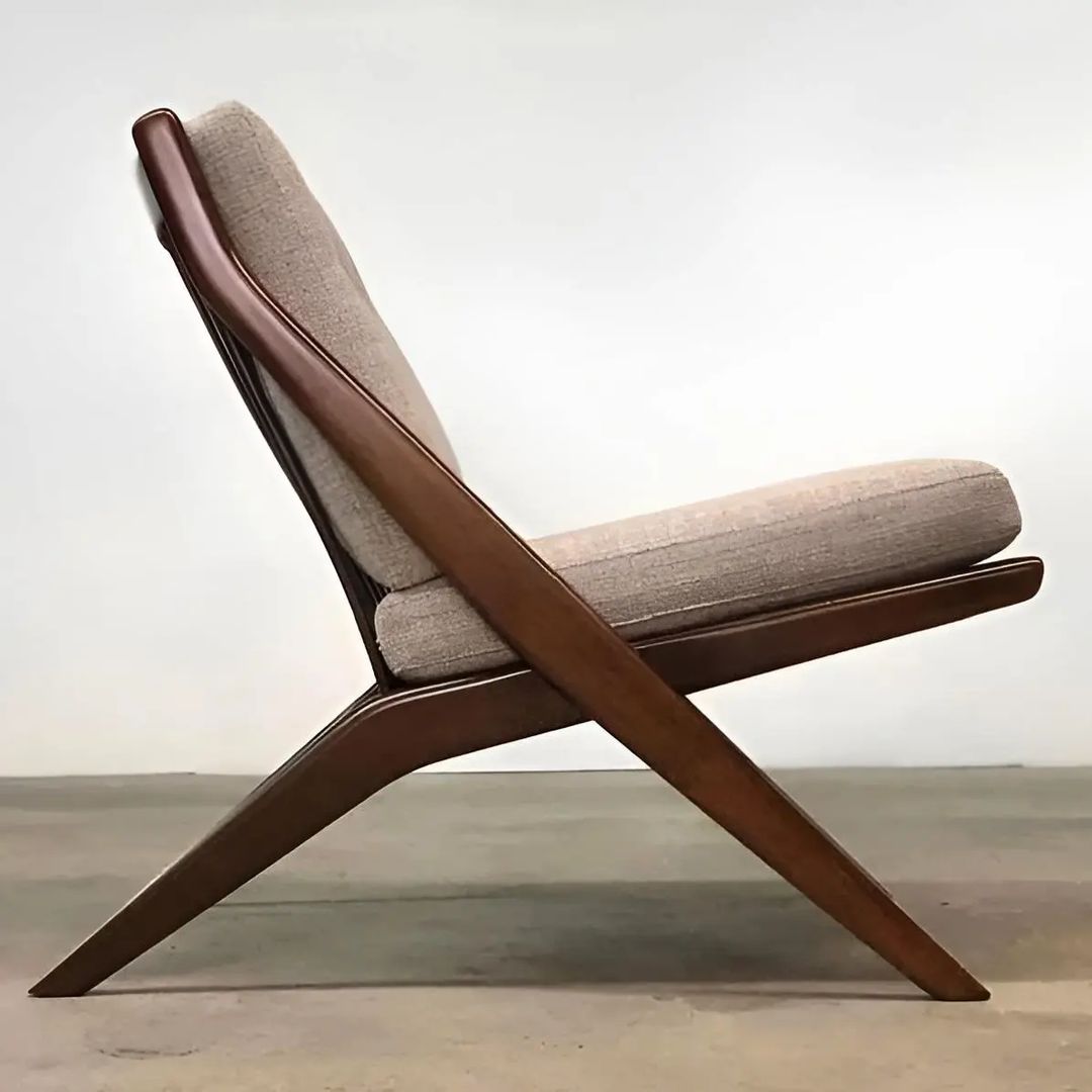 Mid-Century Modern Lounge Chair