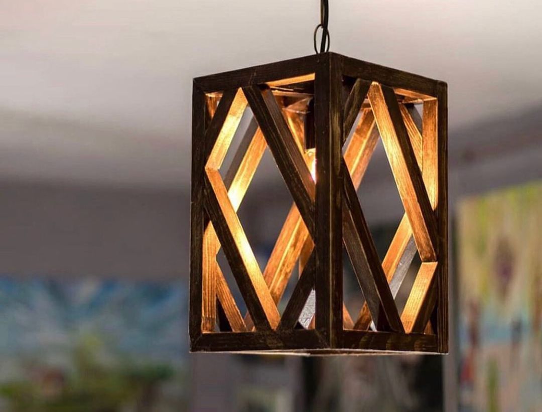 Stylish wooden pendant light