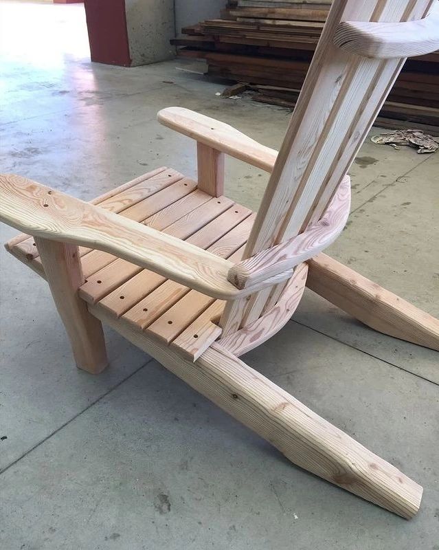 A creatively twisted wooden chair design